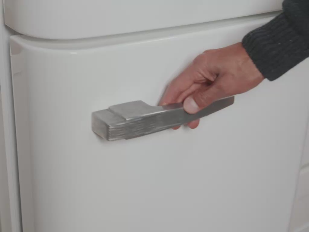 Load video: Easy to use, freezable cold eye compress