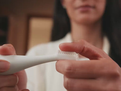 Electric Eyelid Brush 2